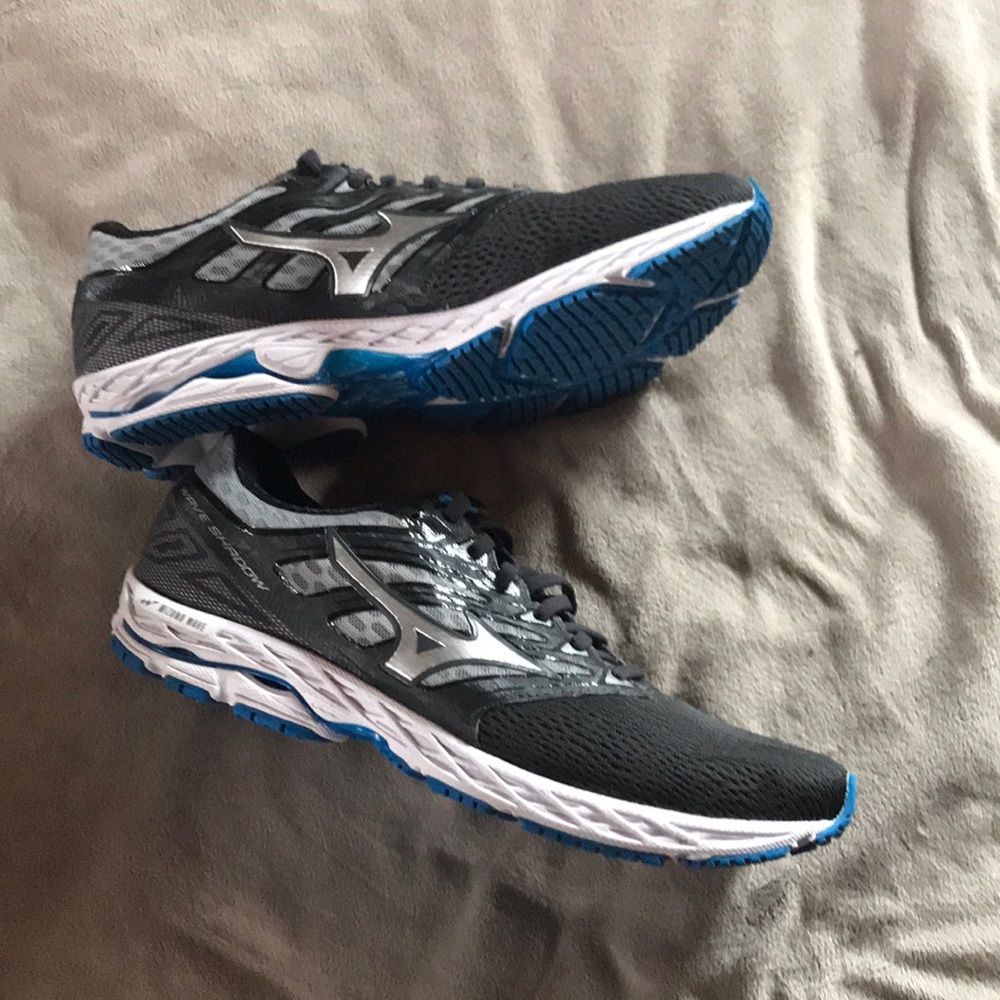Mizuno men’s volleyball shoes size 10.5